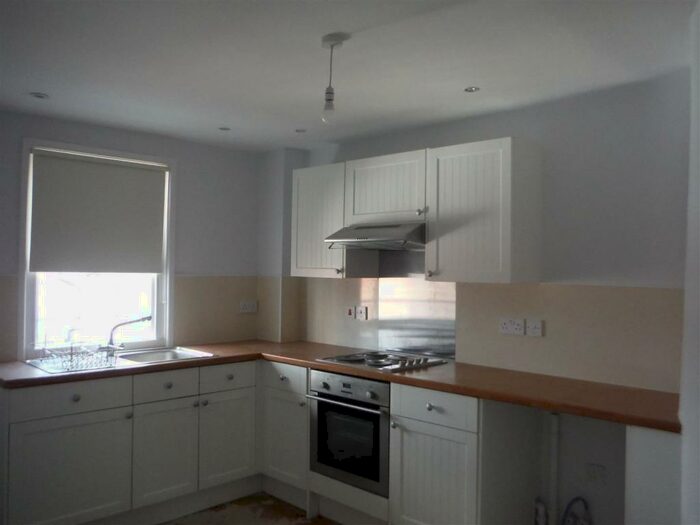 2 Bedroom Flat To Rent In Market Place, Devizes, SN10