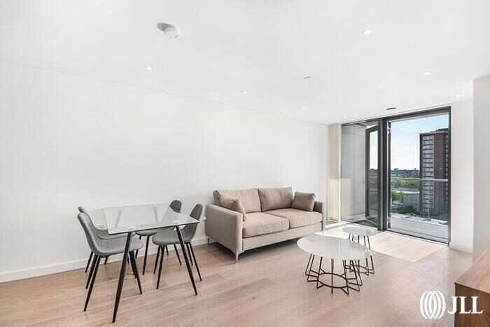 2 Bedroom Flat To Rent In City North Place London, N4