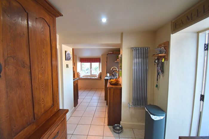 2 Bedroom Semi-Detached House For Sale In The Wash, Chapel-En-Le-Frith, High Peak, SK23
