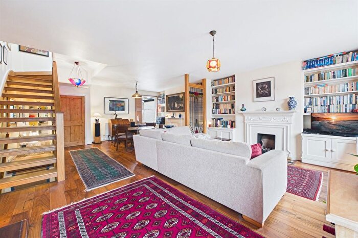 3 Bedroom Maisonette To Rent In Courtney Road, Colliers Wood, SW19