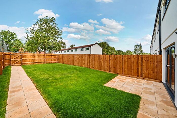 3 Bedroom End Of Terrace House To Rent In Kenley Avenue, Carterton, OX18