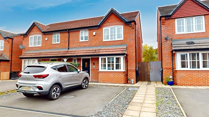 3 Bedroom Semi-Detached House For Sale In Simmons Close, St Helens, WA10