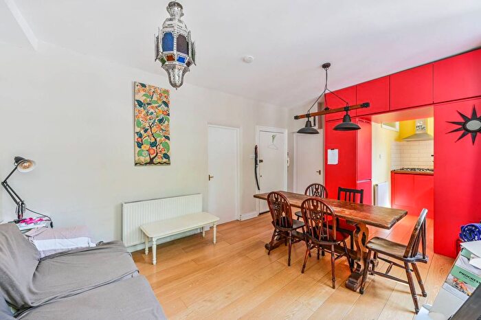 1 Bedroom Flat To Rent In Clapham Road, Oval, SW9