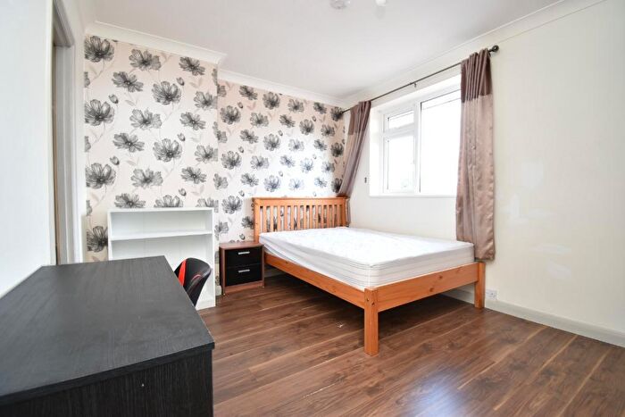 5 Bedroom Semi-Detached House To Rent In Hemlin Close, Earlham, Norwich, NR5