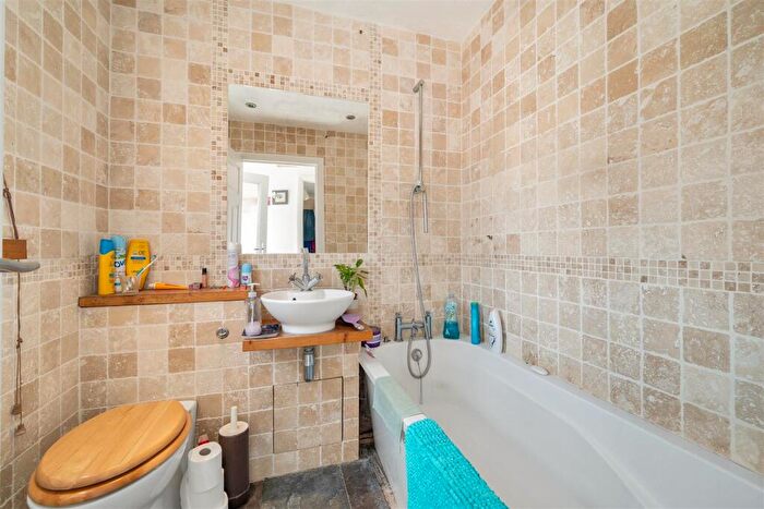 2 Bedroom Flat For Sale In Incledon, Cranborne Road, Swanage, BH19 - Photo 7