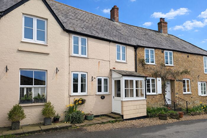 1 Bedroom Cottage For Sale In West Street, Broadwindsor, Beaminster, Dorset, DT8