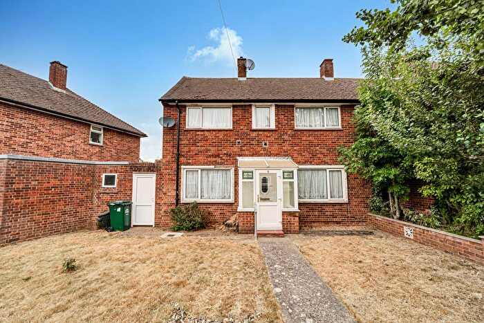 3 Bedroom Semi-Detached House For Sale In Stanwell, Staines-Upon-Thames, TW19