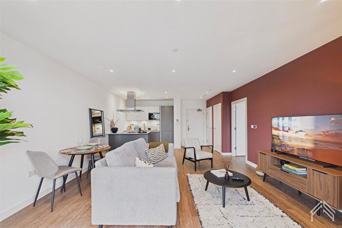 1 Bedroom Flat To Rent In Vanguard Way, London, E17