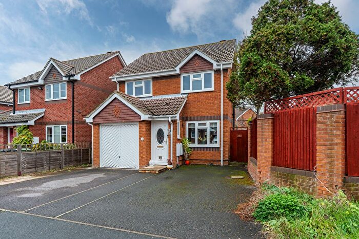 3 Bedroom Detached House For Sale In Astral Gardens, Hamble, SO31