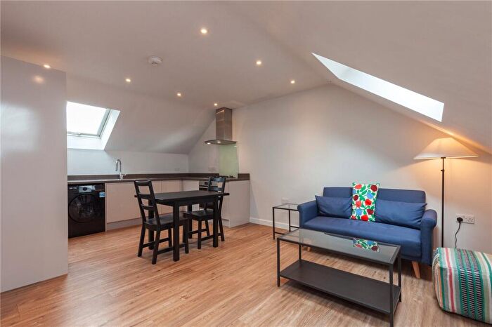 2 Bedroom Apartment To Rent In Banbury Road, Kidlington, OX5