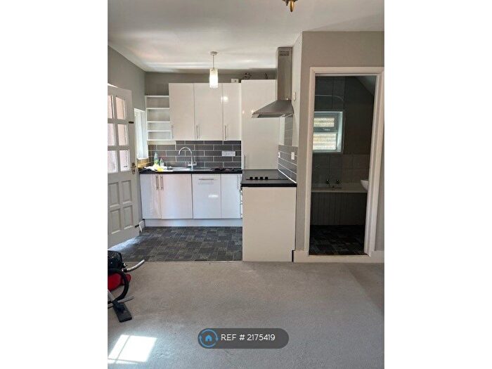 1 Bedroom Flat To Rent In London Road, East Grinstead, RH19
