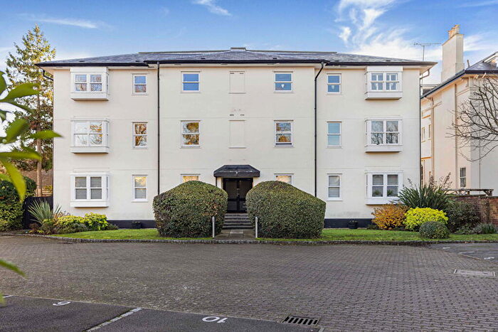 2 Bedroom Flat For Sale In Eltham Lawn, Queens Road, Cheltenham, GL50