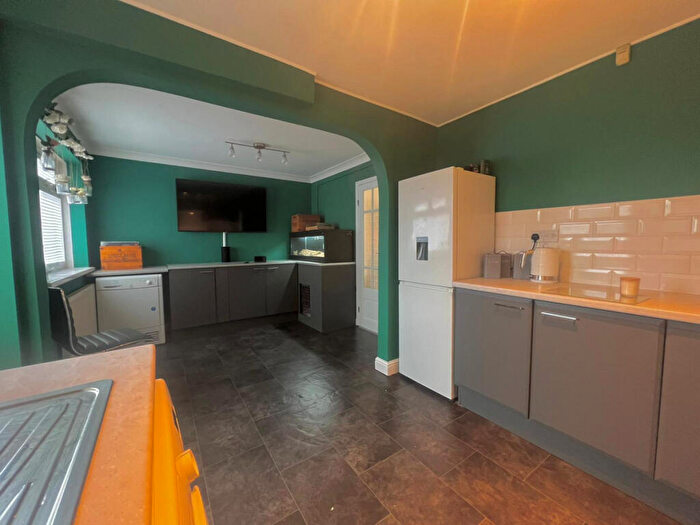 3 Bedroom Terraced House For Sale In Yarborough Drive, Grimsby, DN31