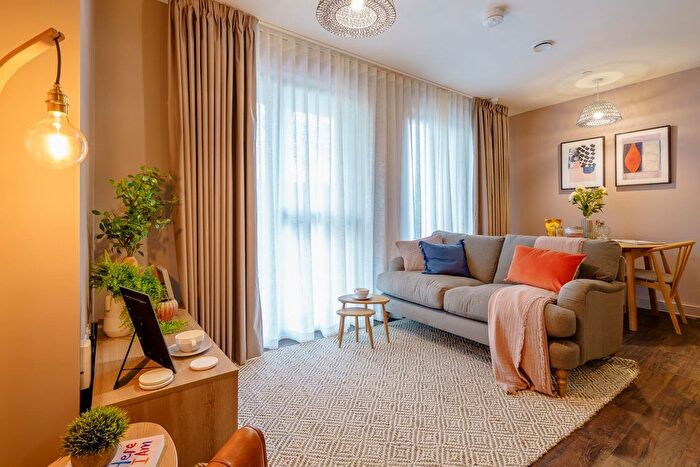 Studio To Rent In Canada Gardens, London, HA9