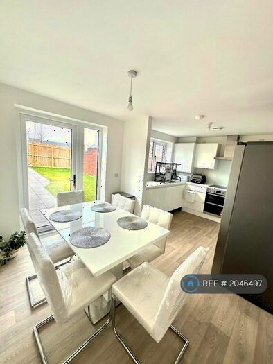 3 Bedroom Terraced House To Rent In Carstairs Street, Glasgow, G40