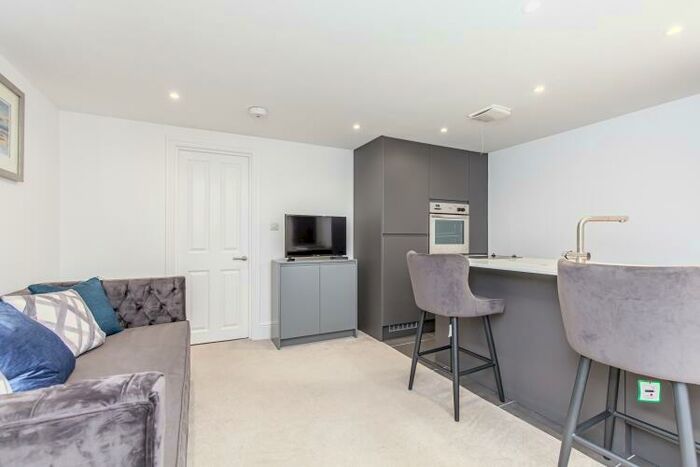 1 Bedroom Apartment To Rent In Bullingdon Road, East Oxford, OX4