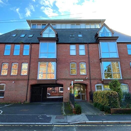 1 Bedroom Flat To Rent In West Street, Newbury, RG14