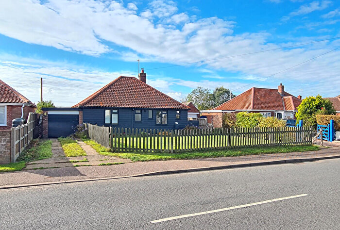 2 Bedroom Detached Bungalow For Sale In Cromer Road, NR11