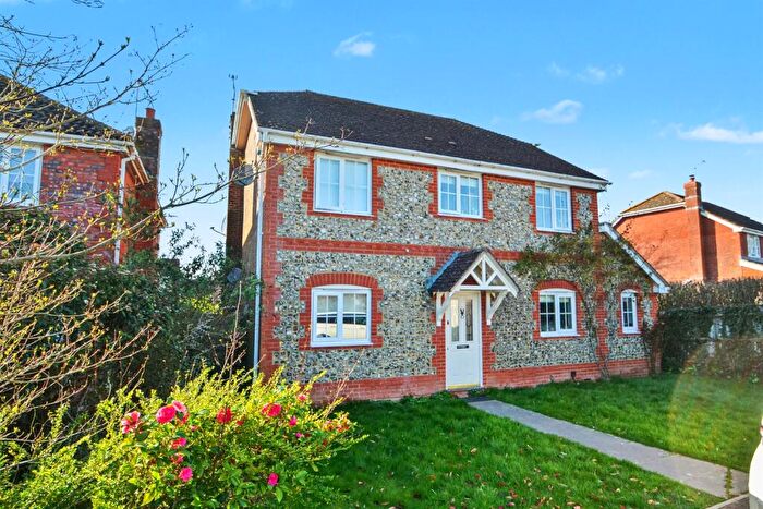 4 Bedroom Detached House For Sale In Foster Lane, Ashington, RH20