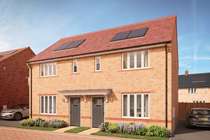 2 Bedroom Semi-Detached House For Sale In Ashingdon Road, Rochford, SS4