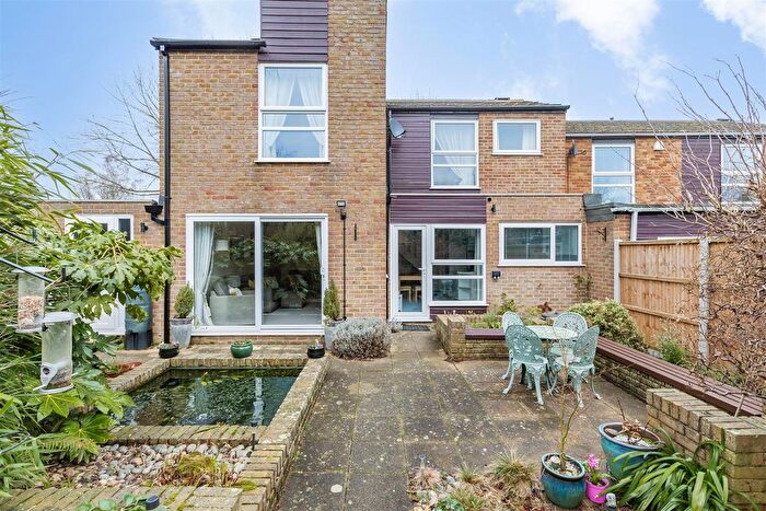 4 Bedroom End Of Terrace House For Sale In Capelands, New Ash Green, Longfield, DA3