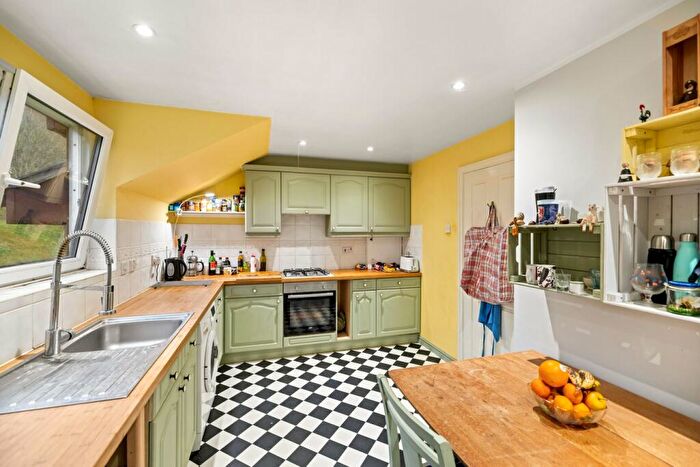 2 Bedroom Flat For Sale In Taswell Street, Dover, CT16