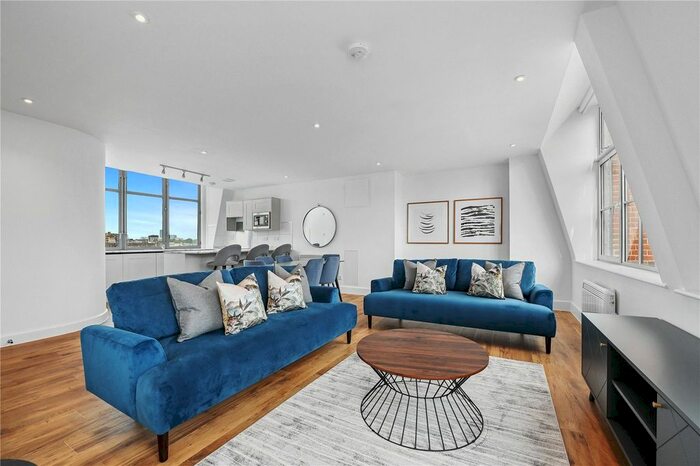 3 Bedroom Flat To Rent In West Smithfield, London, EC1A