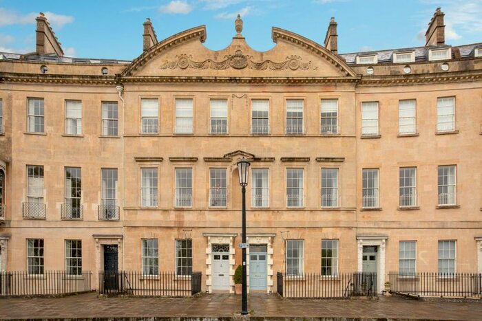 4 Bedroom Apartment To Rent In Somerset Place, BA1