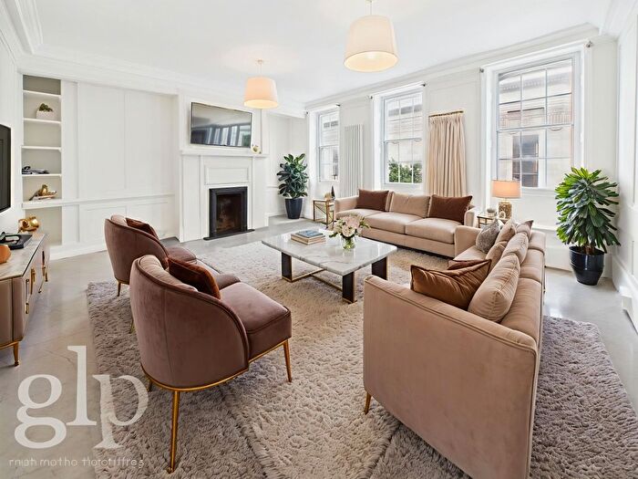 2 Bedroom Flat To Rent In Great Queen Street, London, Greater London, Covent Garden, WC2B