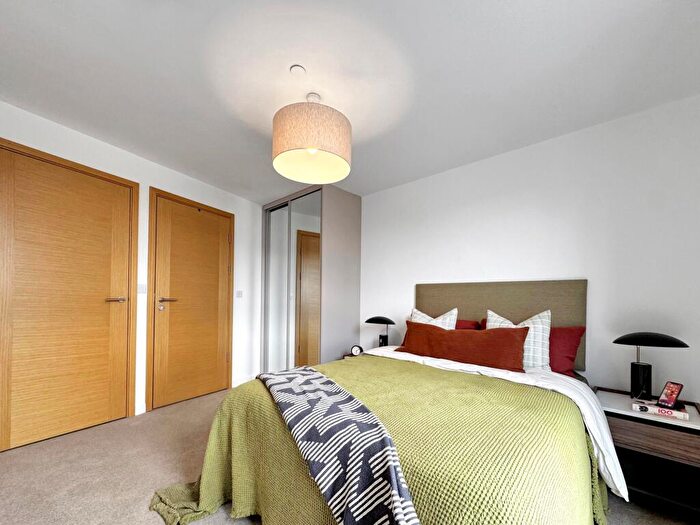 2 Bedroom Apartment To Rent In The Radiant, Kirkstall Road, Leeds, LS3