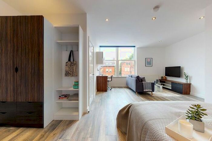 Studio To Rent In Flat, Hyde Terrace #, LS2