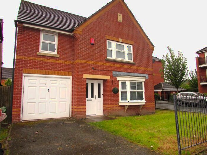 4 Bedroom Detached House To Rent In Oakcliffe Road, Manchester, M23