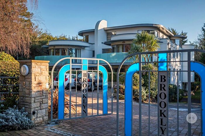 3 Bedroom Flat For Sale In Bingham Avenue, Lilliput, Poole, BH14