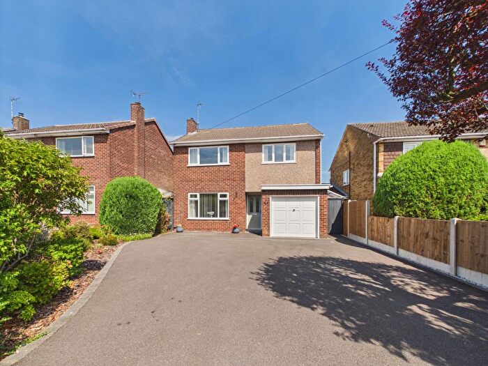 3 Bedroom Detached House For Sale In Victoria Close, Mickleover, DE3