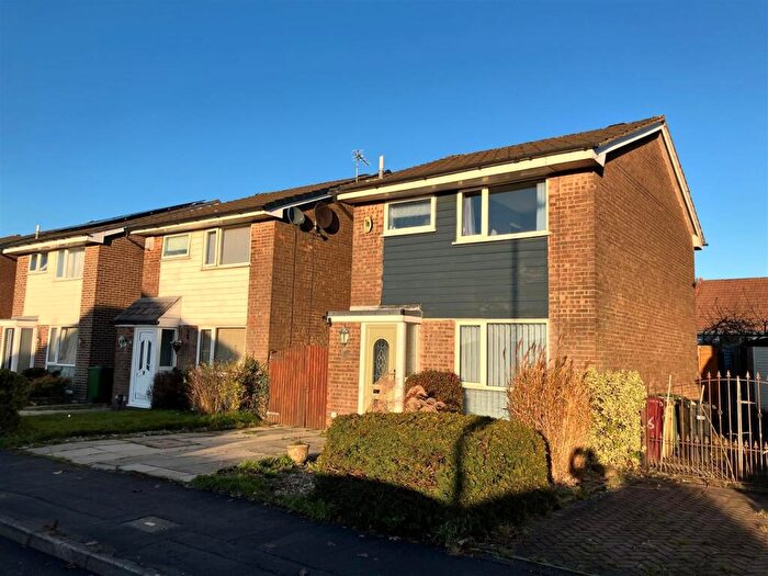 3 Bedroom Detached House For Sale In Greenbarn Way, Blackrod, Bolton, BL6