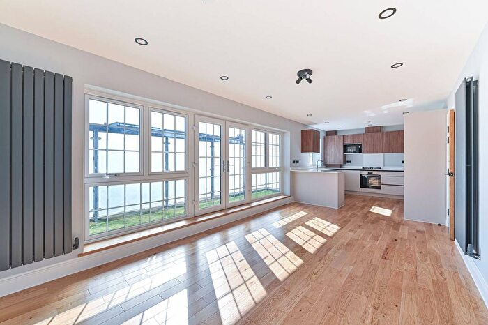 2 Bedroom Flat For Sale In York Road, Wimbledon, SW19
