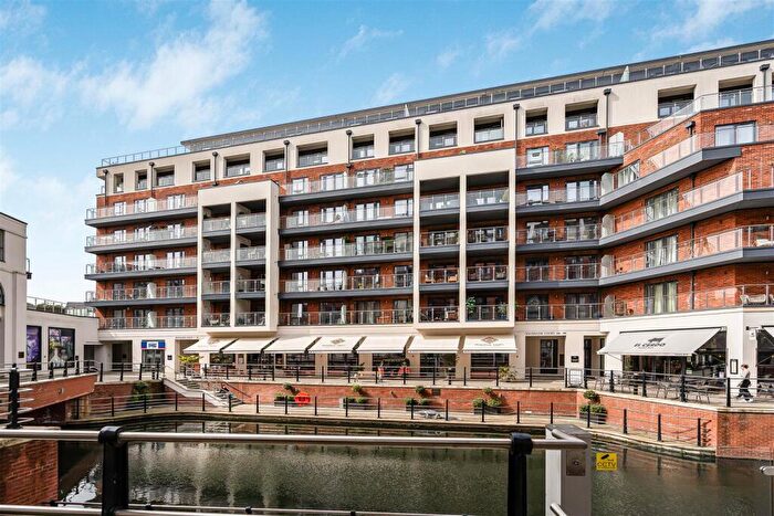 2 Bedroom Flat For Sale In Waterside Court, The Colonnade, Maidenhead, SL6