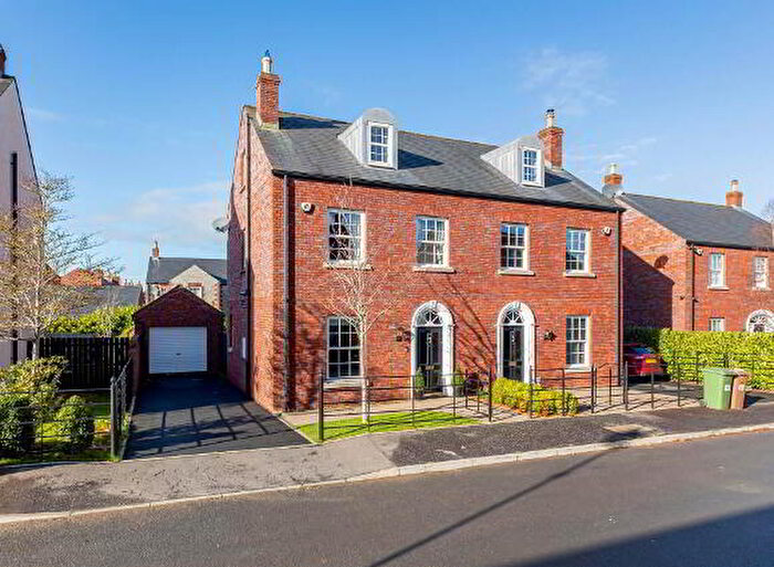 4 Bedroom Semi-Detached House For Sale In Farriers Green, Royal Hillsborough, BT26