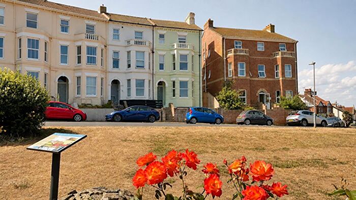4 Bedroom Town House For Sale In Crescent Road, Walton-On-The-Naze, Essex, CO14