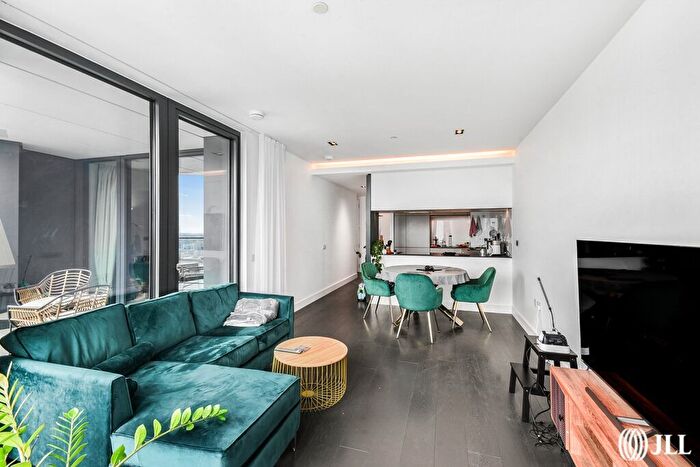 2 Bedroom Flat To Rent In Amory Tower, Marsh Wall, E14