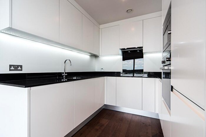 1 Bedroom Flat To Rent In Gateway Tower, Western Gateway, Royal Victoria, E16