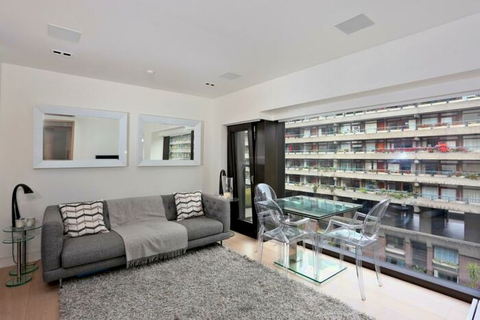 1 Bedroom Apartment To Rent In Wood Street, EC2