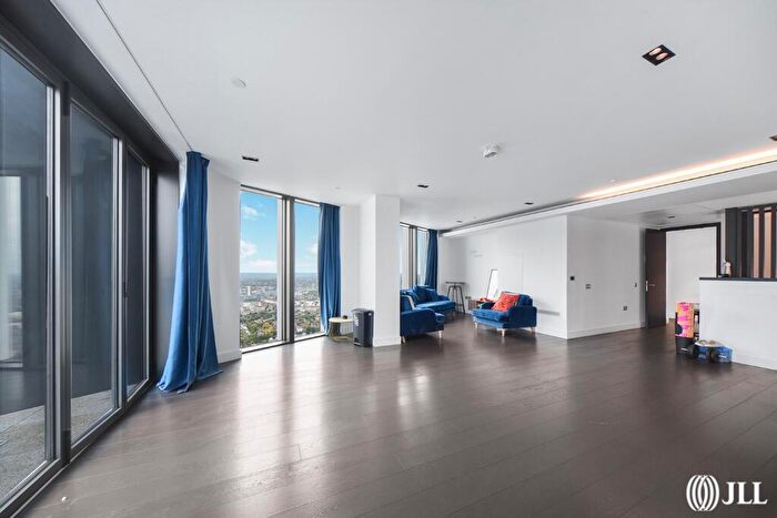 3 Bedroom Flat To Rent In Amory Tower, Marsh Wall, E14