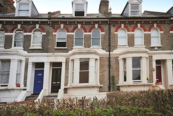 1 Bedroom Flat To Rent In Linden Grove, SE15
