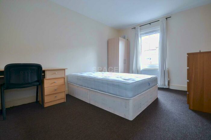 4 Bedroom End Of Terrace House To Rent In Alpine Street, Reading, Berkshire, RG1