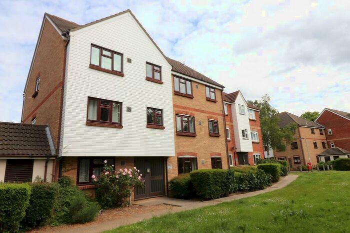 2 Bedroom Apartment To Rent In Redmayne Drive, Chelmsford, Essex, CM2