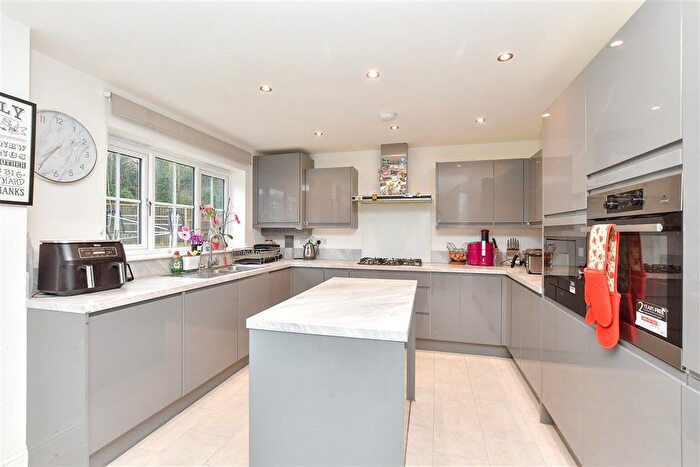 4 Bedroom Detached House For Sale In Brickmakers Way, Hempstead, Gillingham, Kent, ME7