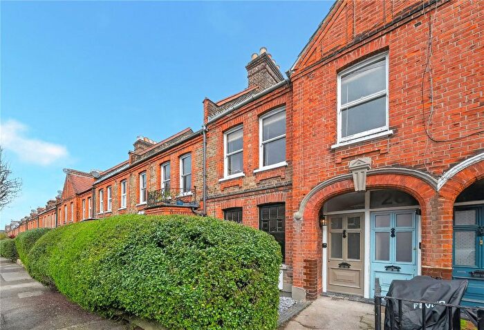 2 Bedroom Flat For Sale In Diana Road, Walthamstow, London, E17