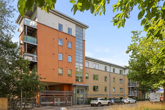 2 Bedroom Flat For Sale In Ryemead Boulevard, High Wycombe, HP11