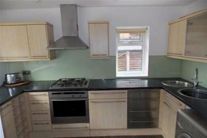 2 Bedroom Flat To Rent In Queens Road, Buckhurst Hill IG8